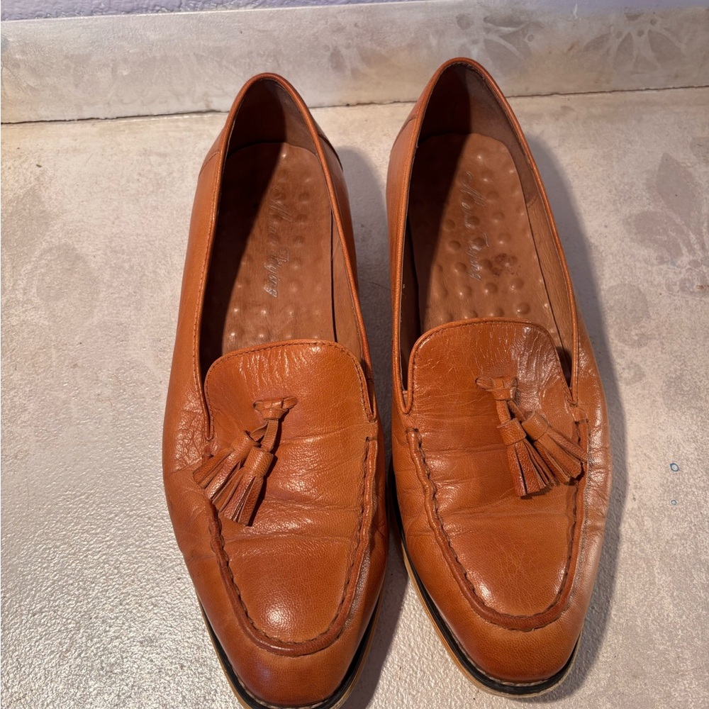 Women’s comfy Brown Leather Loafers